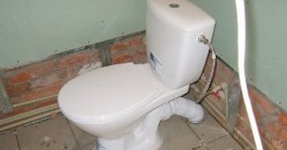 Установка приставного унитаза в Волхове - монтаж и подключение, СантехДомВлх от 5274 рублей